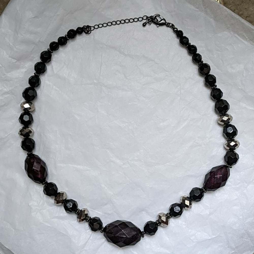 Chuncky Black and Silver Beaded Necklace